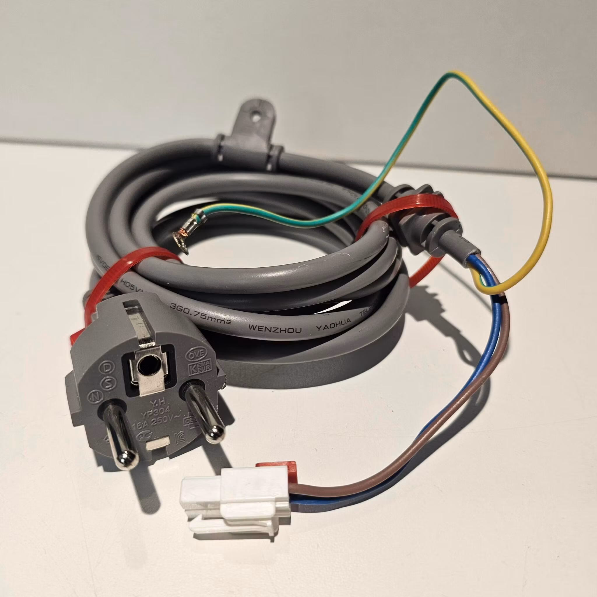 Strømledning (CBF-POWER kabel;AT,EU,EU3F,3C,250V,16A,BL)  RS7567THCWW