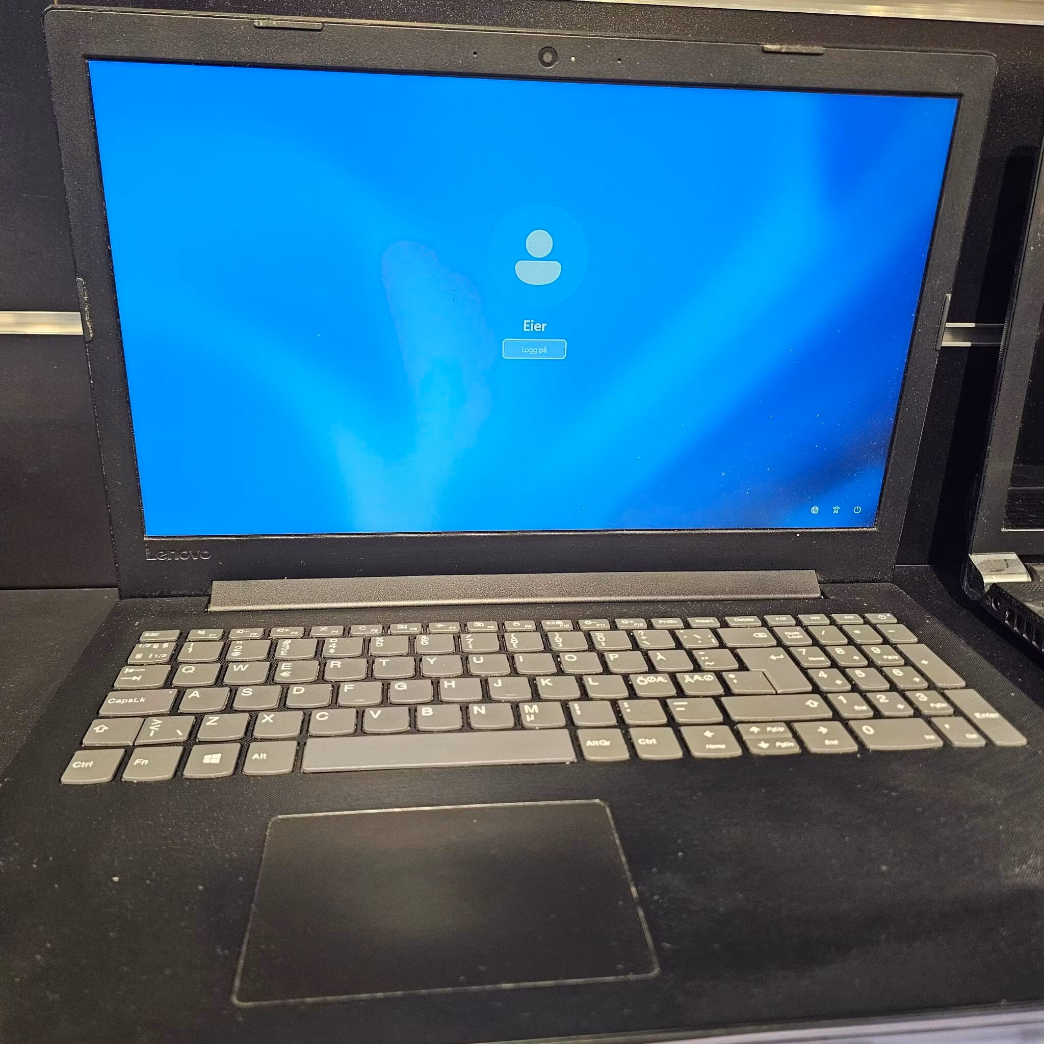 Lenovo bærbar PC 2,3GHz, 4GB, 240GB,Win11H
