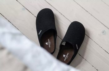 SHEPHERD® Jon tofflor Svart