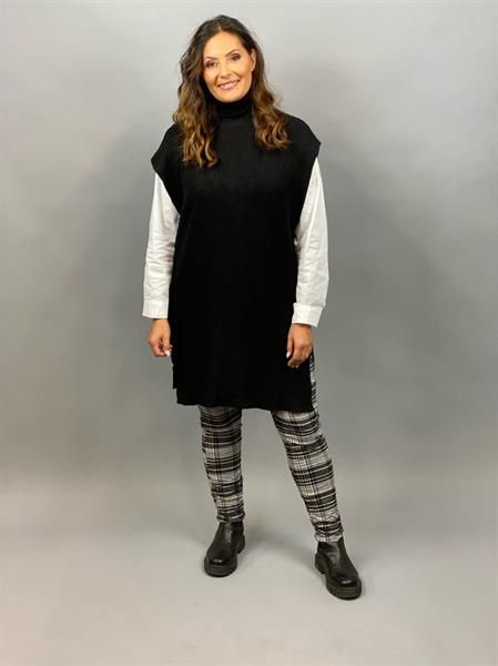 KATLA Lång stickad väst/klänning med polo