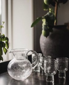 Bari - glas på fot