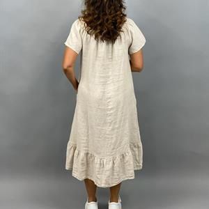 DEBBIE Volangklänning med fickor i linne, beige