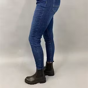 WILMA Jeans i mörkdenim