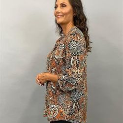 LOTTI Viskosblus med paisleymönster, orange