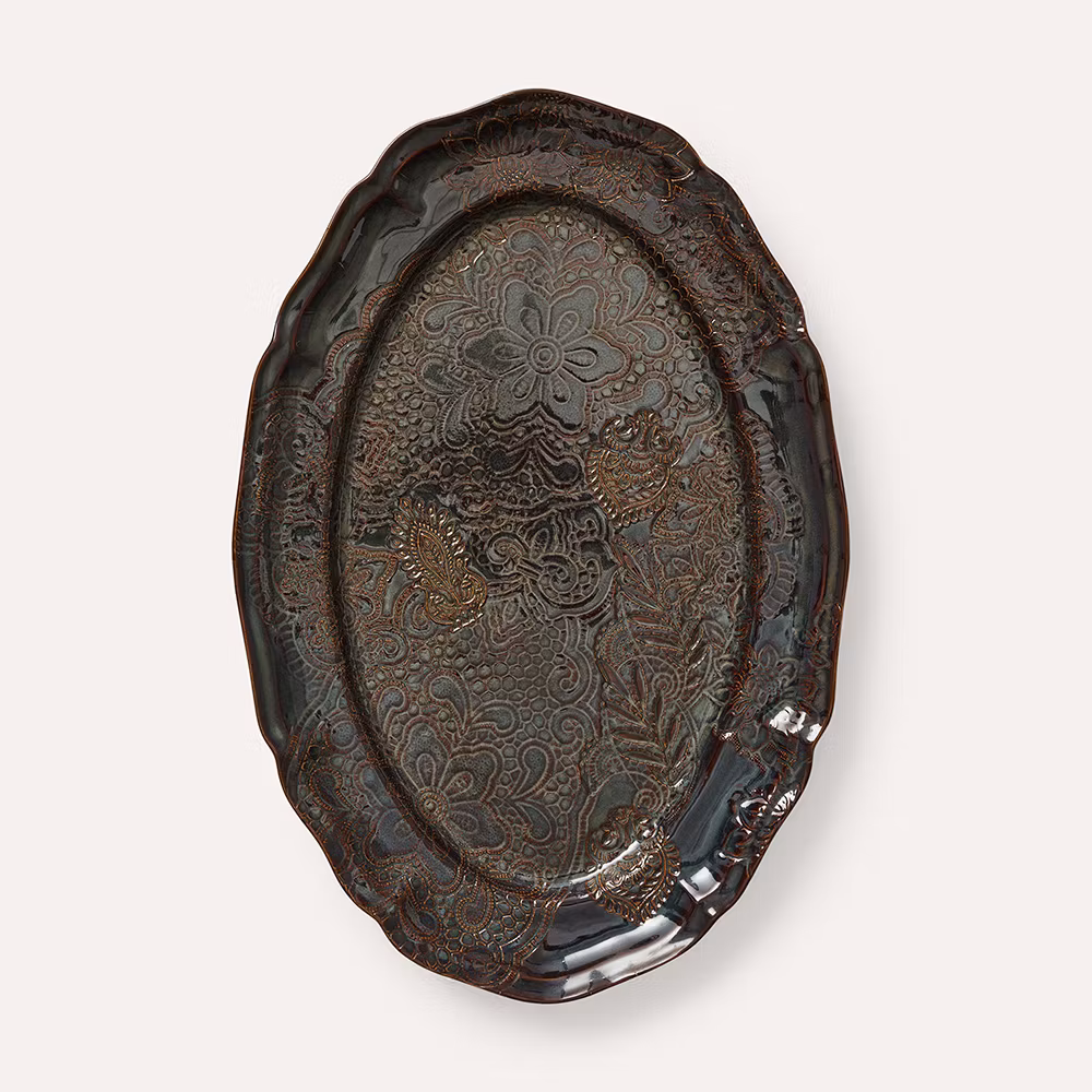 LARGE OVAL DISH, FIG