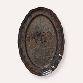 LARGE OVAL DISH, FIG