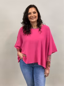 NESSA Stickad poncho-tröja med vid arm
