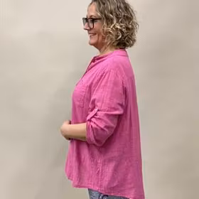 SANDRA Bomullsblus med knappar, Cerise