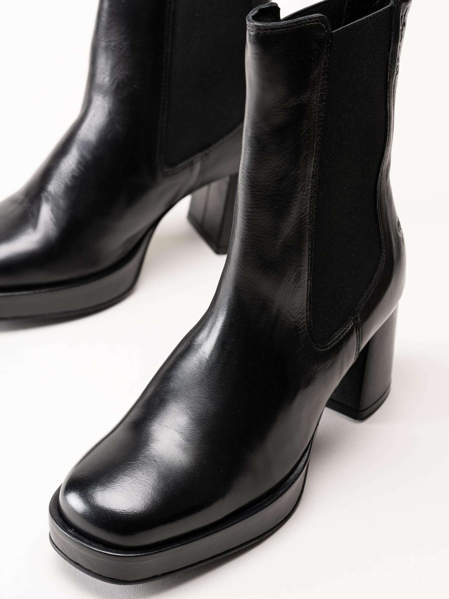 ROSA NEGRA - Svarta platåboots i skinn