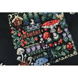 Broderikit Tavla Sampler Mysterisk skog
