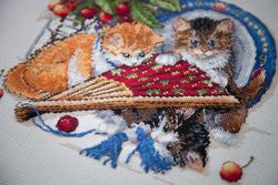 Broderikit Tavla Kattungar och körsbär