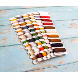 Broderikit Tavla Paws & Presents - Tassar och presenter