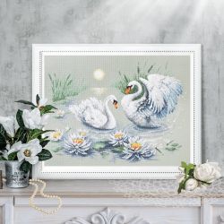 Broderikit Tavla Svanar kärlek romantik sjön lotos fåglar brodera korssygn