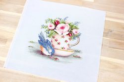 Broderikit Tavla Bird in tea cup