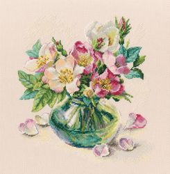 Broderikit Tavla  Nyponblommor i vas