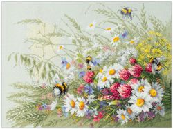 Broderikit Tavla Daisies and Clover Prästkragar och klöver
