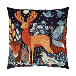 Broderikit Kudde When the night falls- Skogsdjur