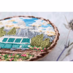 Embroidery - Broderikit - Resa - Brodera en brosch