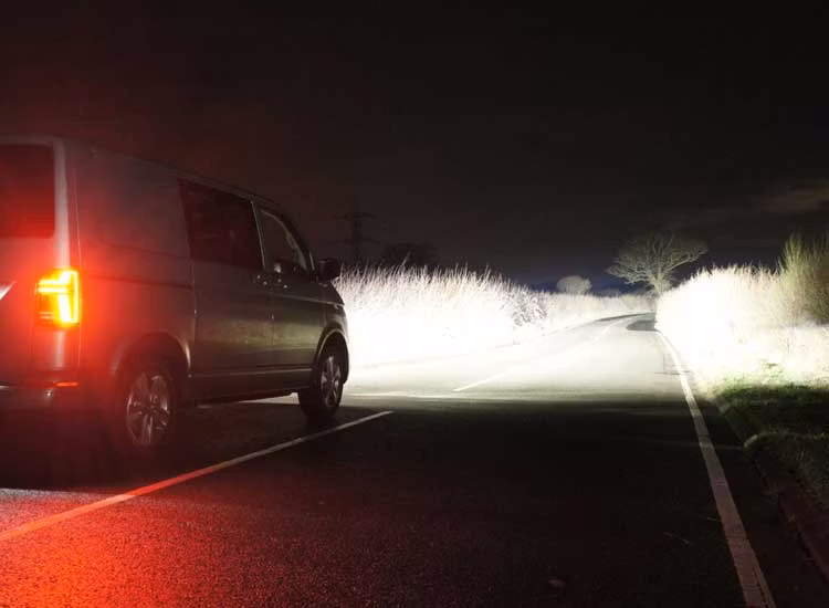 Extraljuskit grill Lazer Triple-R 750 Elite (G2) VW T6.1 2020+