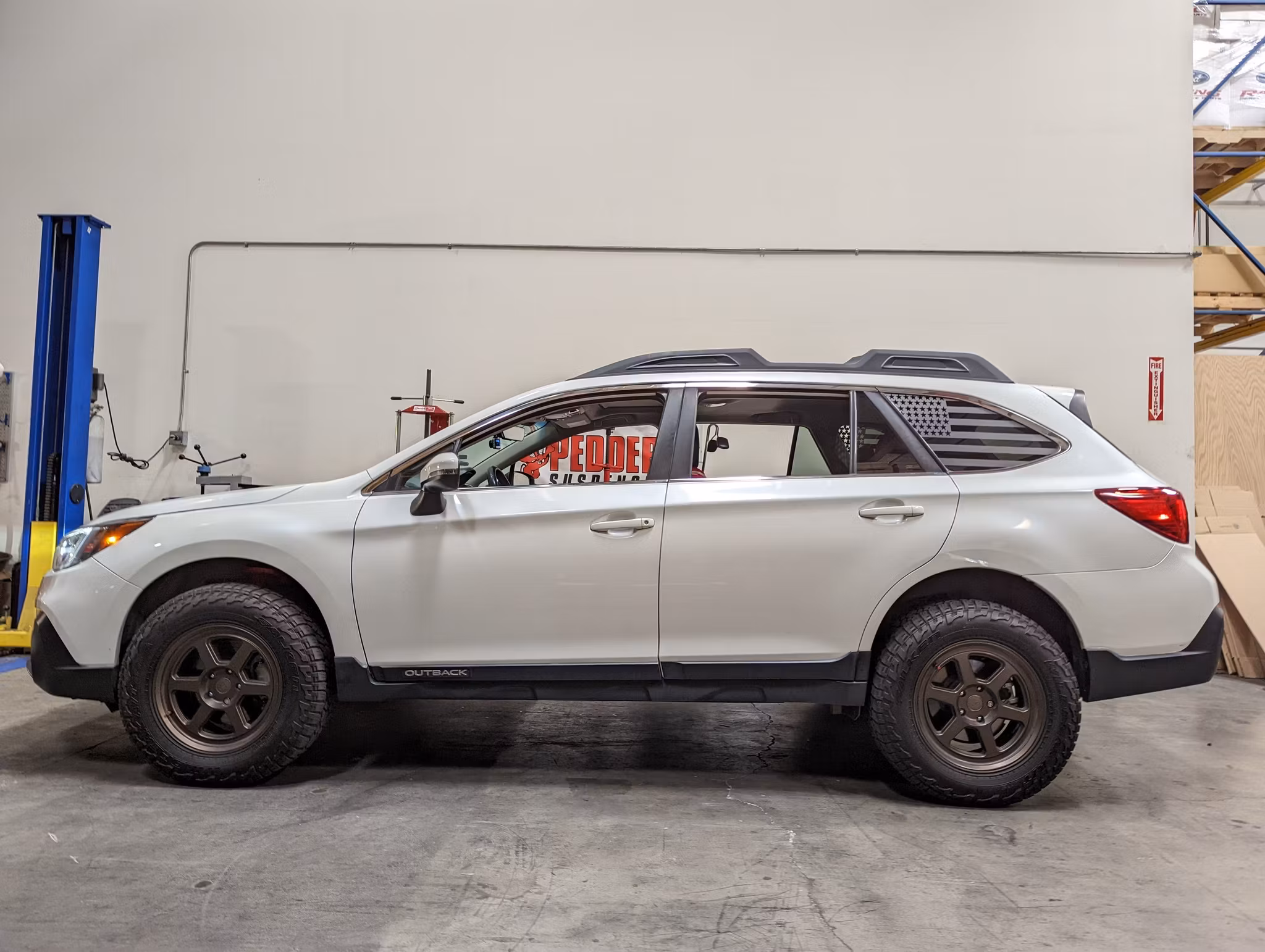 Pedders höjningssats 50mm Subaru Outback 4-cylinder 2014-2020