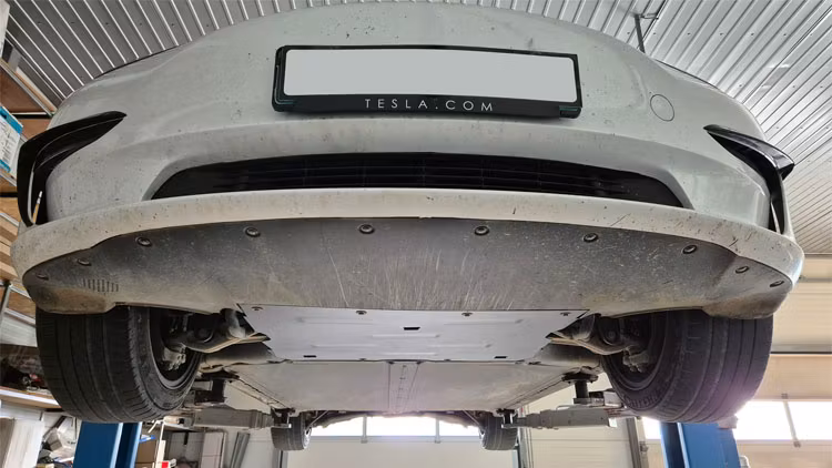 Underkörningsskydd främre elmotor Tesla Model 3 2020-2024