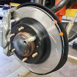 Xtreme Performance 330mm bromskit Jeep Wrangler JL