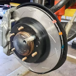 Xtreme Performance 330mm bromskit Jeep Gladiator 2019+