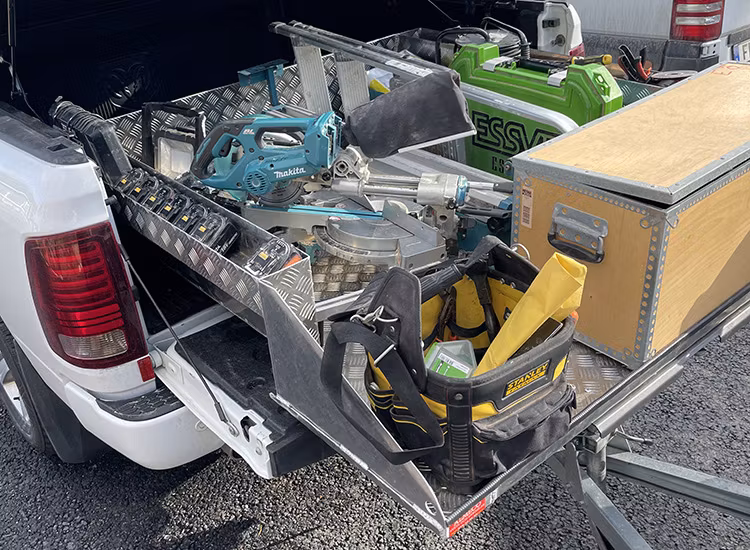 Lastsläde Almeco Ford F-150 2021+ med inbyggda sidofack