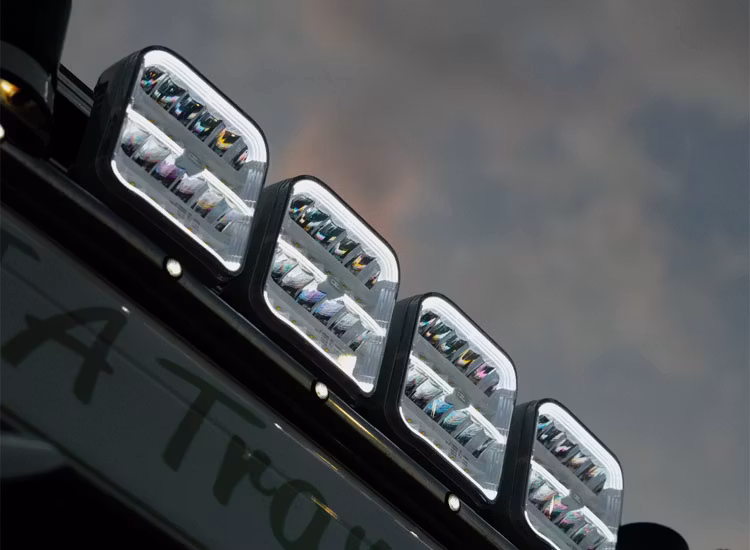 3-Pack OZZ SQR 7 tum LED extraljus med kabelsats