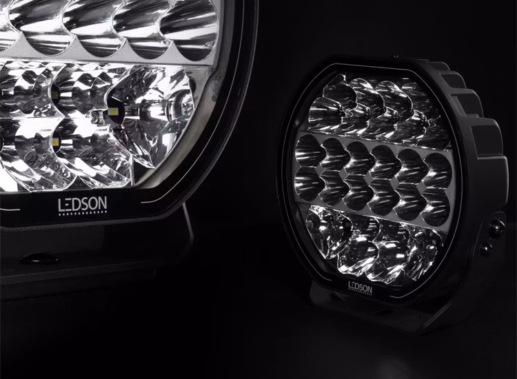 2-Pack Ledson Sledge9 9" LED extraljus med kabelsats