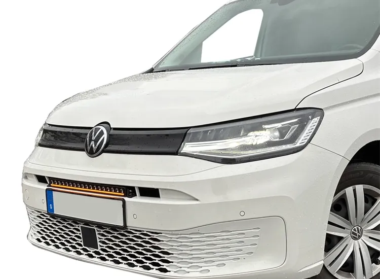 NEAT Smart Mount med Strands Nuuk D-Line monterad på VW Caddy 2020+
