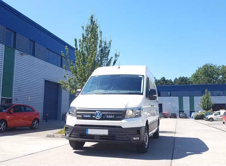 Extraljuskit grill Lazer Triple-R 750 Elite (G2) VW Crafter 2017+