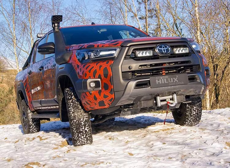 Extraljuskit grill Lazer Triple-R 750 (G2) Toyota Hilux Invincible 2021+