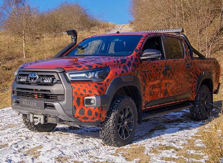 Extraljuskit grill Lazer Triple-R 750 (G2) Toyota Hilux Invincible 2021+