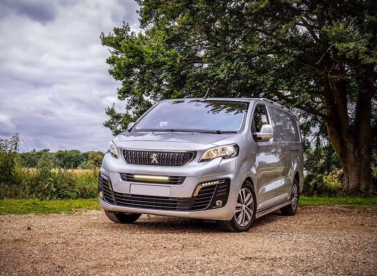 Extraljuskit Lazer Linear-18 Expert / Vivaro / Jumpy