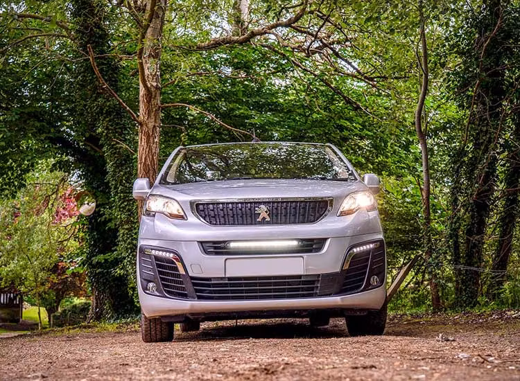 Extraljuskit Lazer Linear-18 Expert / Vivaro / Jumpy