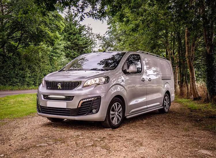 Extraljuskit Lazer Linear-18 Expert / Vivaro / Jumpy