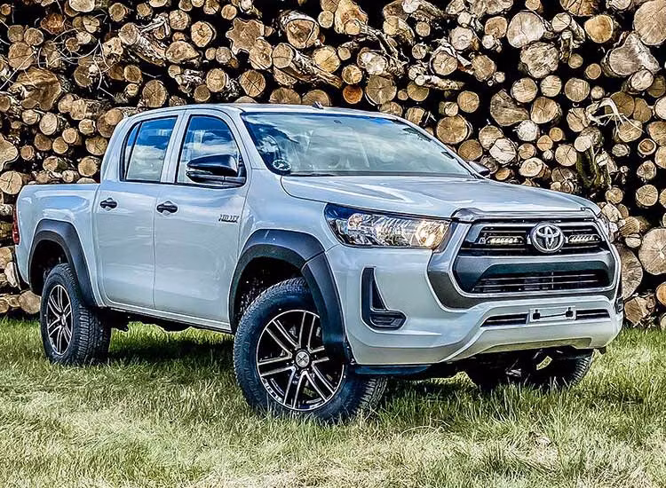 Extraljuskit Lazer Linear-6 Toyota Hilux Legend / Hero 2021+