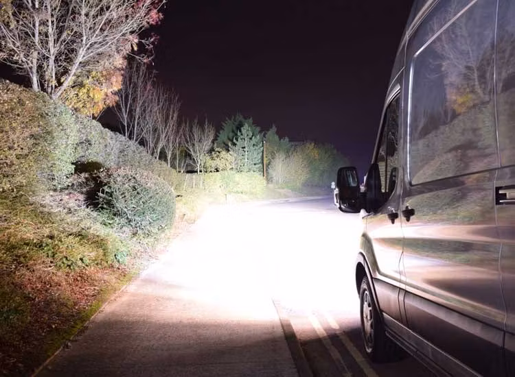 Extraljuskit Lazer ST-4 Ford Transit 2015-2019