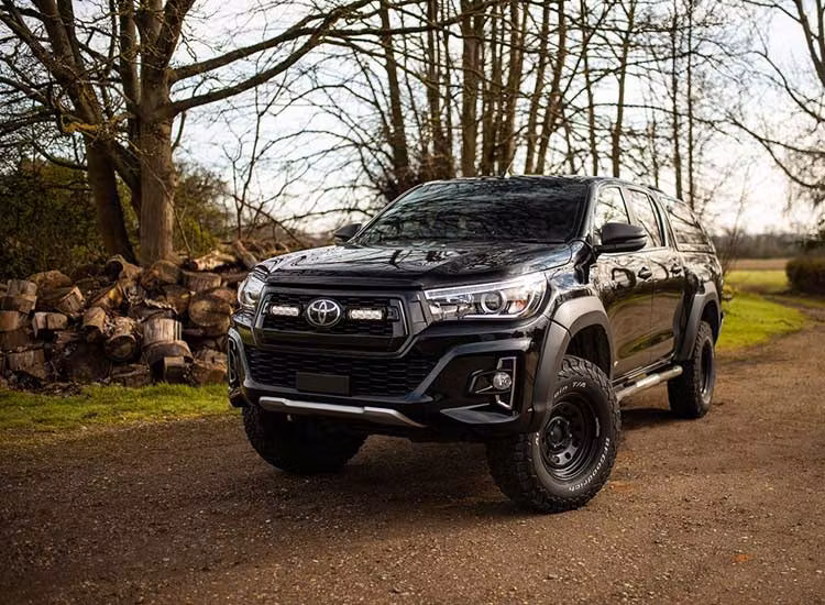 Extraljuskit Lazer ST-4 Toyota Hilux 2019-2020