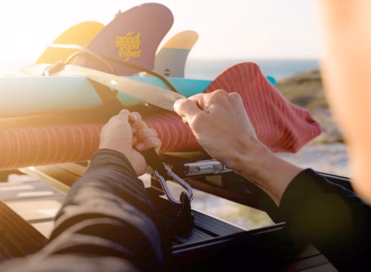 2st svarta M8 lastöglor till Front Runners takplattformar