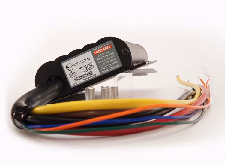 REDARC DC-DC laddare 50A & MPPT solcellsregulator