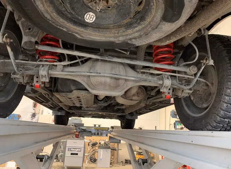 Pedders Lastfjädring & stötdämpare bak SHD Nissan Navara D23 2016+