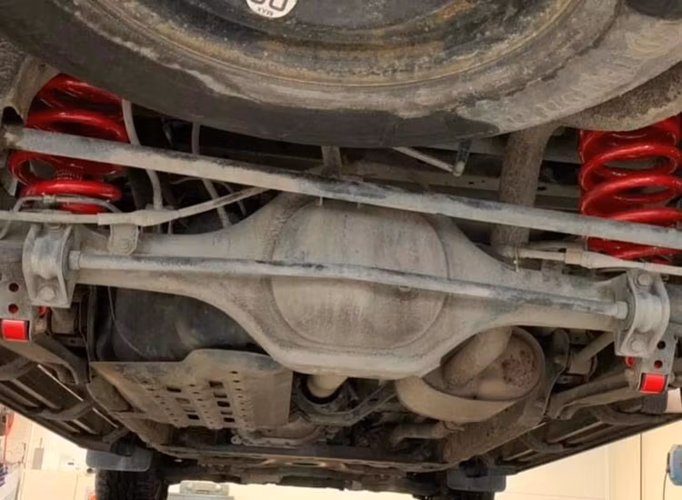 Pedders Lastfjädring & stötdämpare bak SHD Nissan Navara D23 2016+