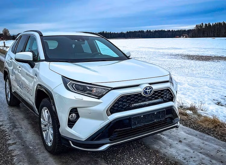 Extraljuskit Lazer Linear-18 Elite Toyota RAV4 plug-in hybrid 2020+