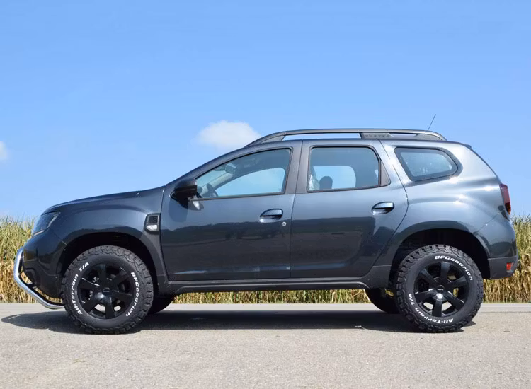 Delta WP Schwarz 17 tum 5/114,3 ET35 Dacia Duster