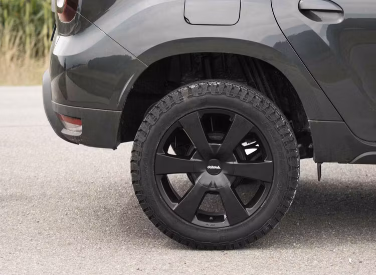 Delta WP Schwarz 17 tum 5/114,3 ET35 Dacia Duster