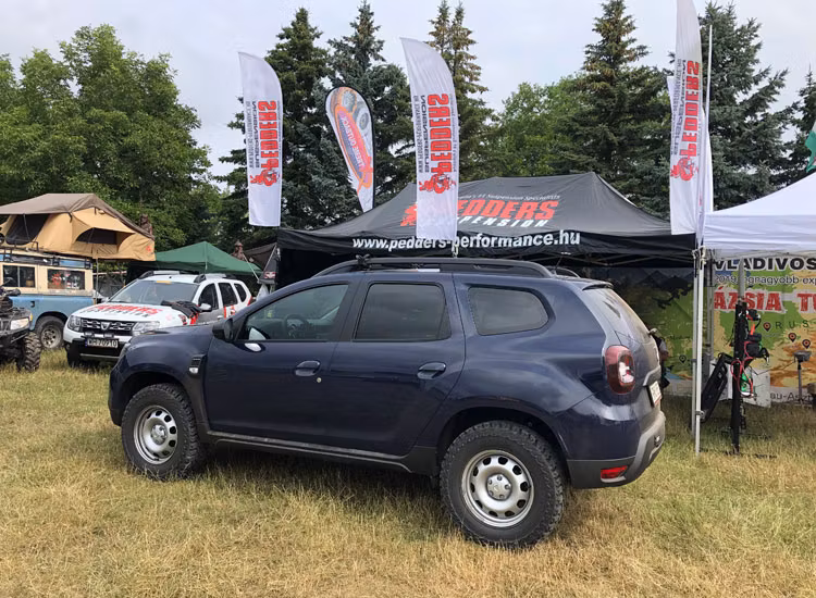 Pedders höjningssats 40mm Dacia Duster 2009+