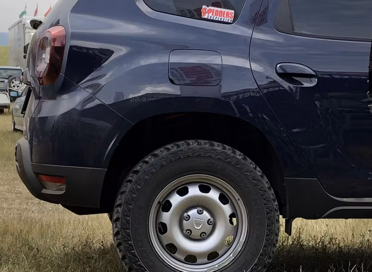 Pedders höjningssats 40mm Dacia Duster 2009+