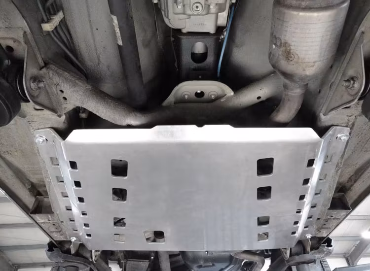 Underkörningsskydd 6mm alu Suzuki Jimny 2018+